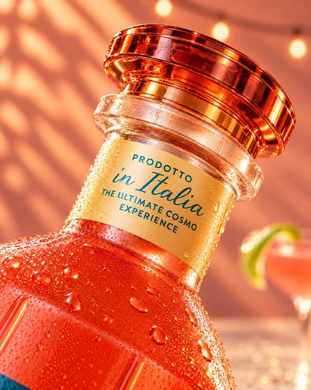 Cosmo: Flaschenhals mit Etikett Prodotto in Italia